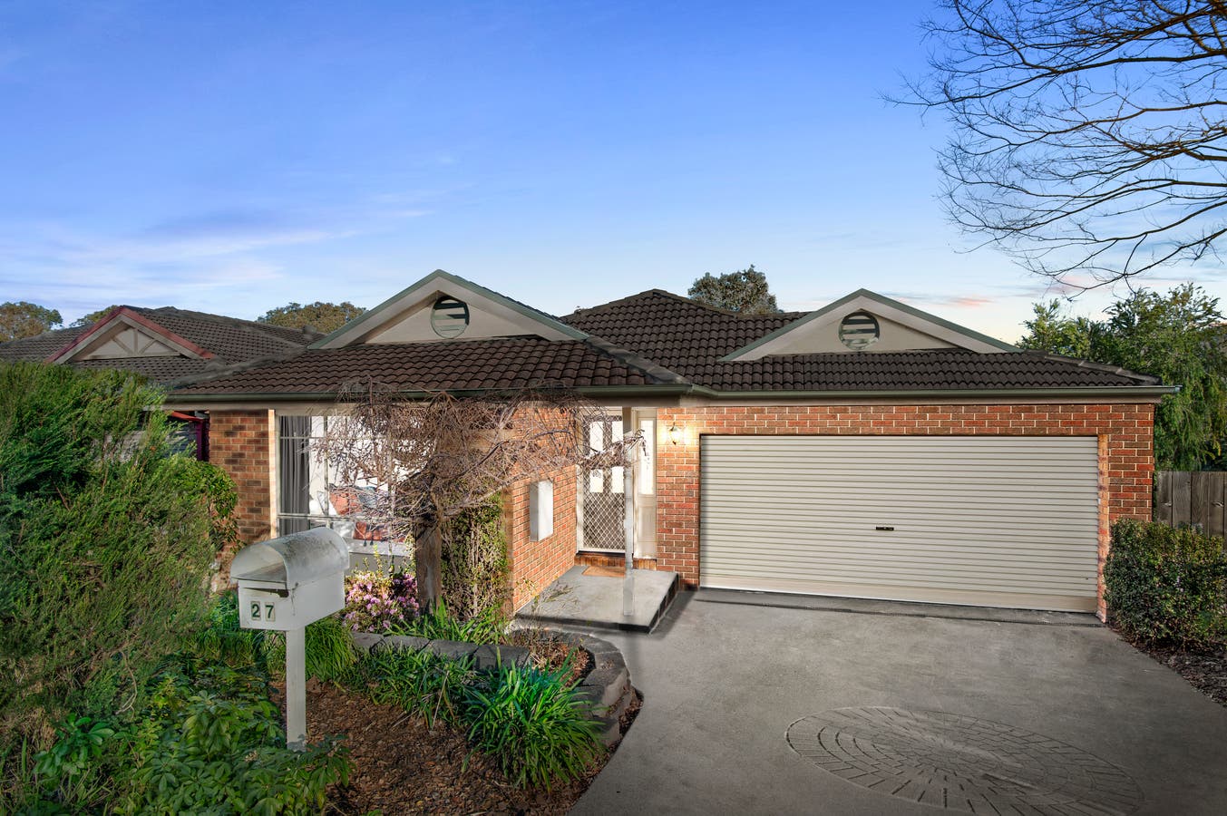 27 Meadowbank Ave, Chirnside Park, VIC, 3116 House Sold on 31 08 2022