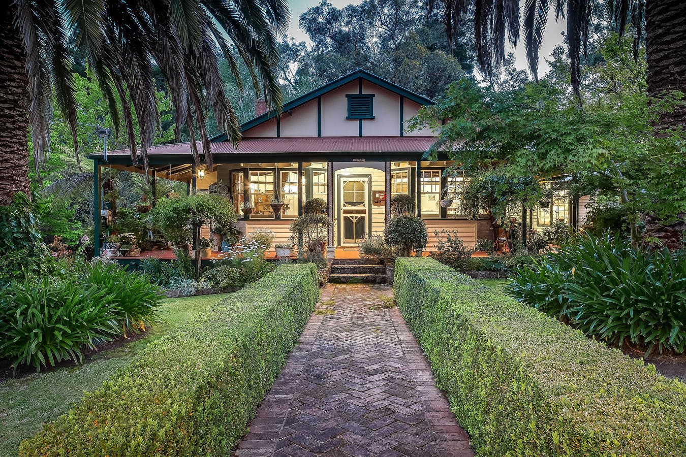 10 Lockwood Rd, Belgrave Heights, VIC, 3160 House Sold on 10 02 2017