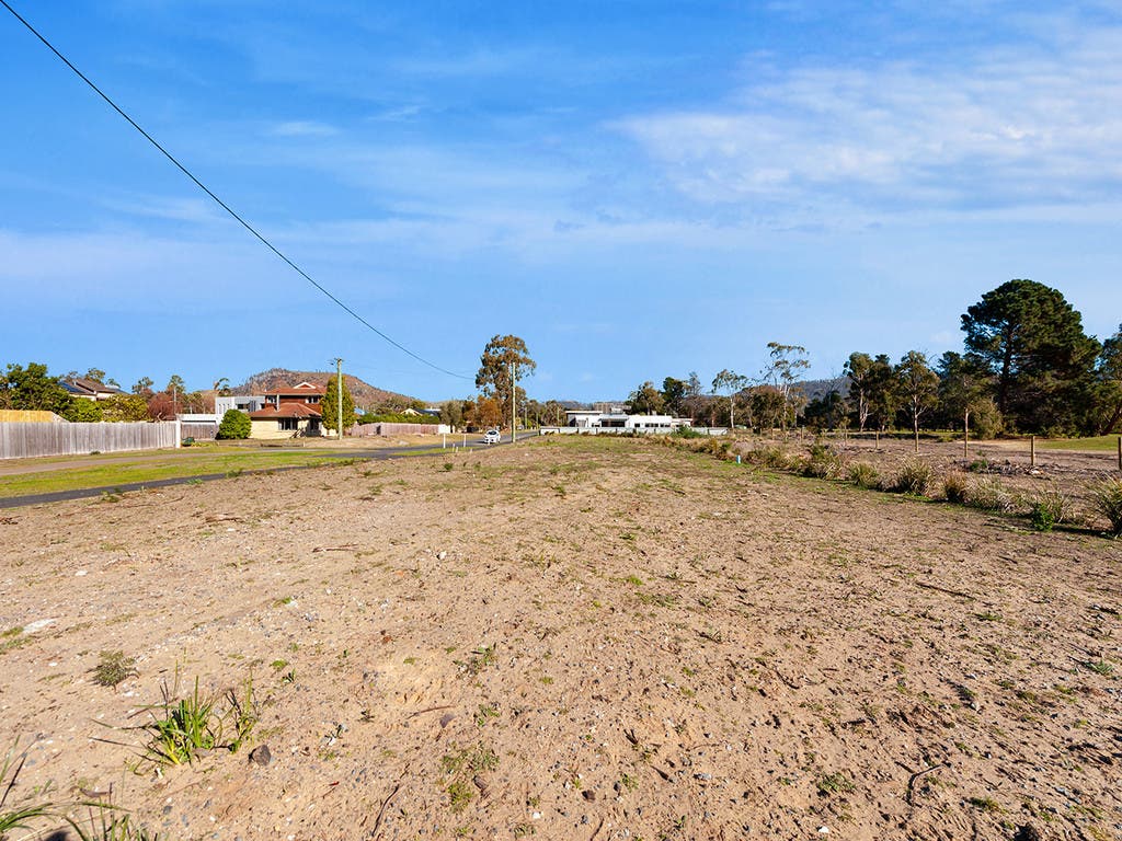 18 Woodhurst Rd, Seven Mile Beach, TAS, 7170 Land Sold on 06 11 2019