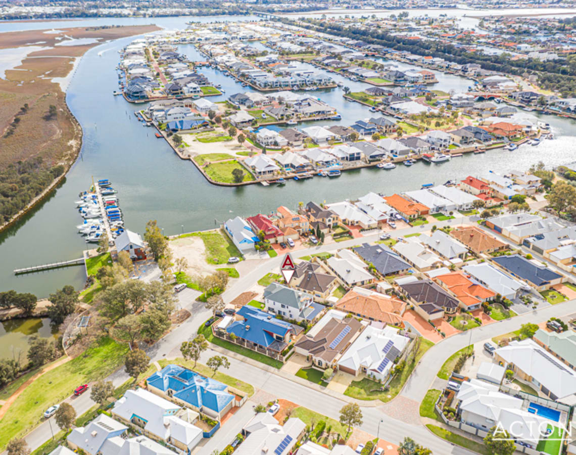 31 Darwin Terrace, Dudley Park, WA, 6210 House Sold on 27 11 2020