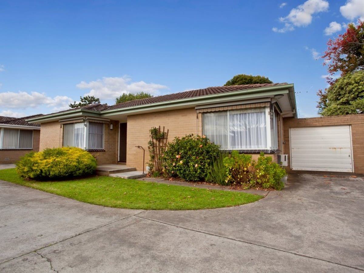 2/11 Wellington Street, Mornington, VIC, 3931 Unit Sold on 12 07 2011