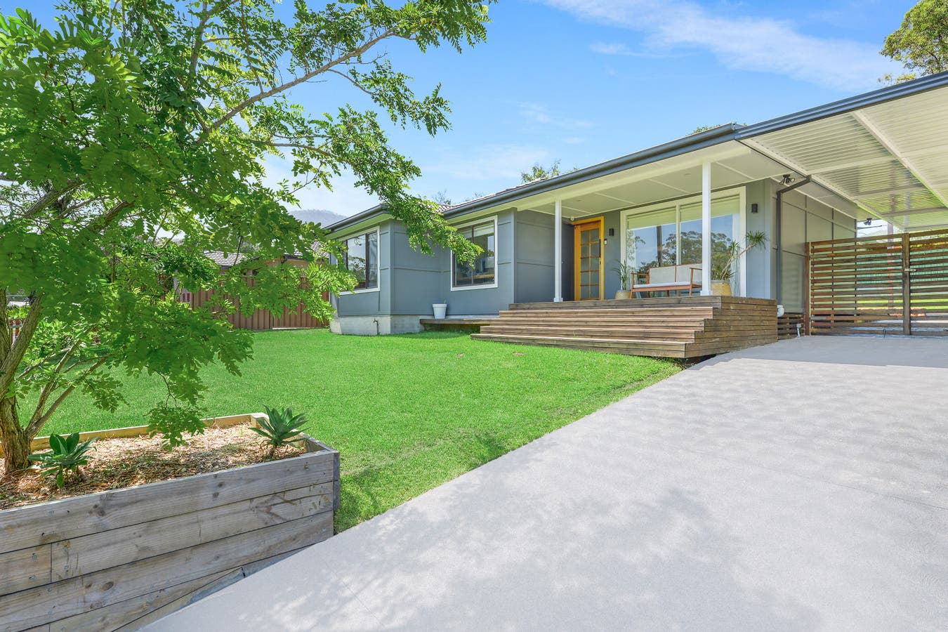 12 Stanley Avenue, Farmborough Heights, NSW, 2526 House Sold on 02 02