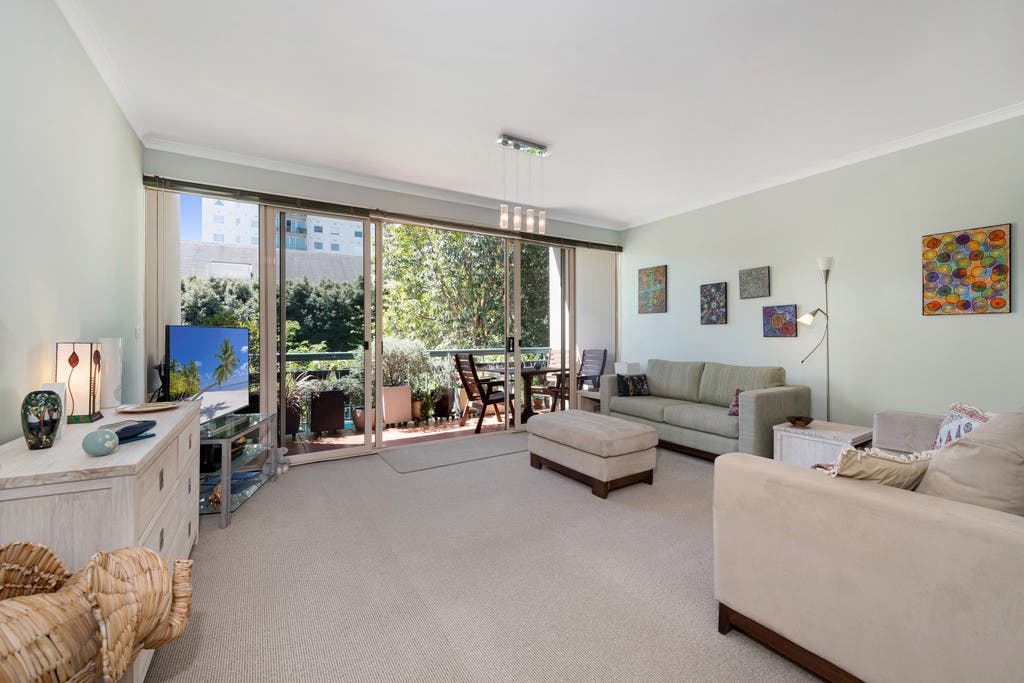 10/38 Wells St, Southbank, VIC, 3006 Apartment Sold on 07 12 2019
